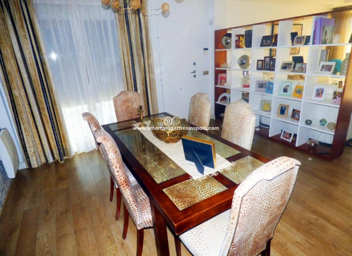 Wederverkoop - Detached Villa - La Marina - Urbanización La Marina