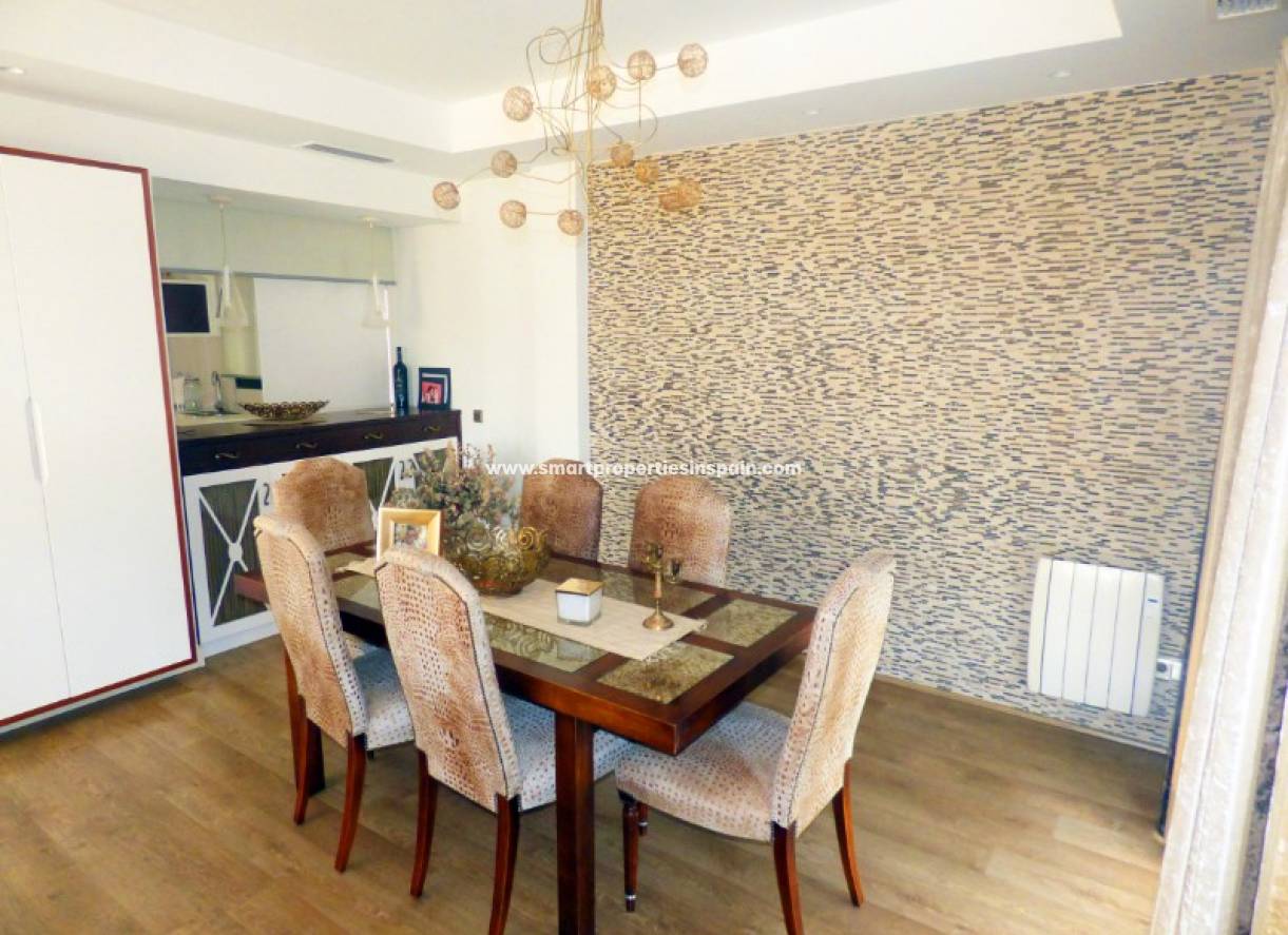 Wederverkoop - Detached Villa - La Marina - Urbanización La Marina