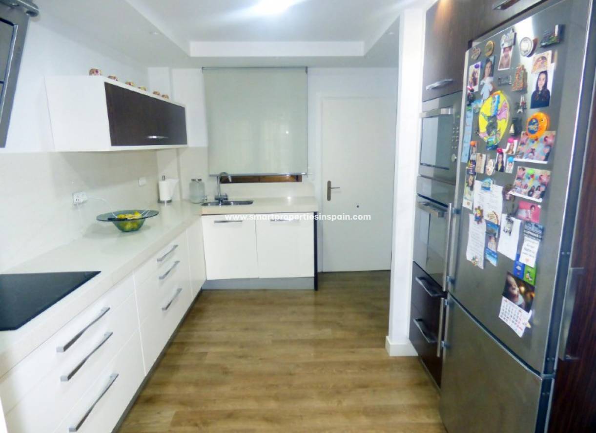 Wederverkoop - Detached Villa - La Marina - Urbanización La Marina