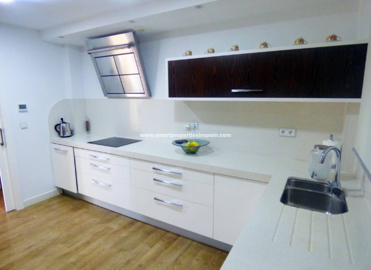 Wederverkoop - Detached Villa - La Marina - Urbanización La Marina