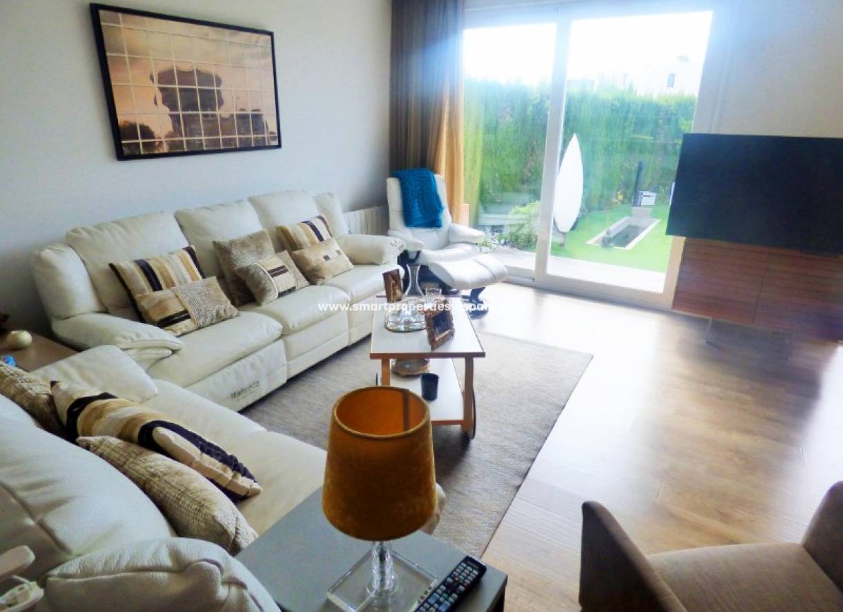 Wederverkoop - Detached Villa - La Marina - Urbanización La Marina