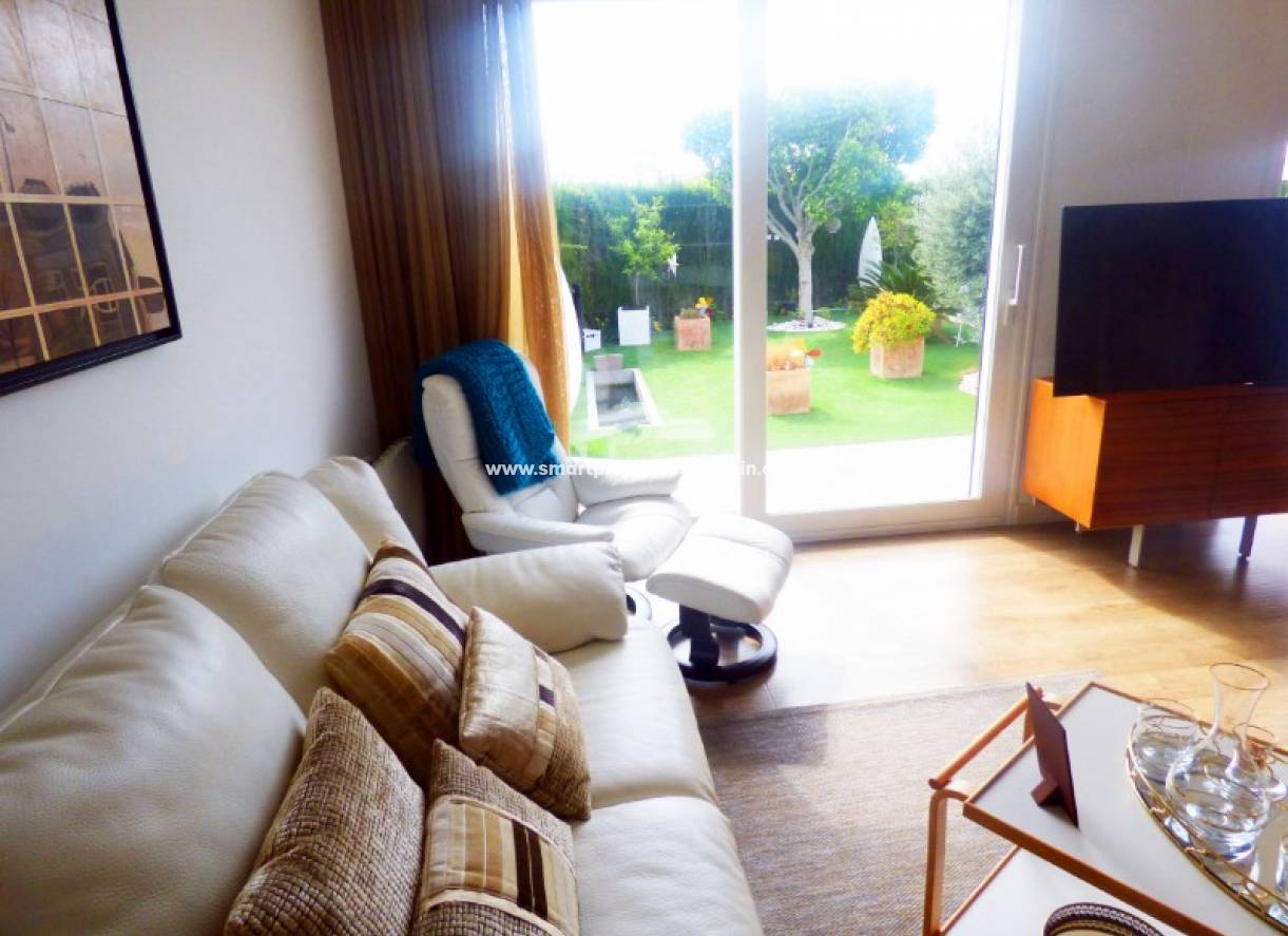 Wederverkoop - Detached Villa - La Marina - Urbanización La Marina