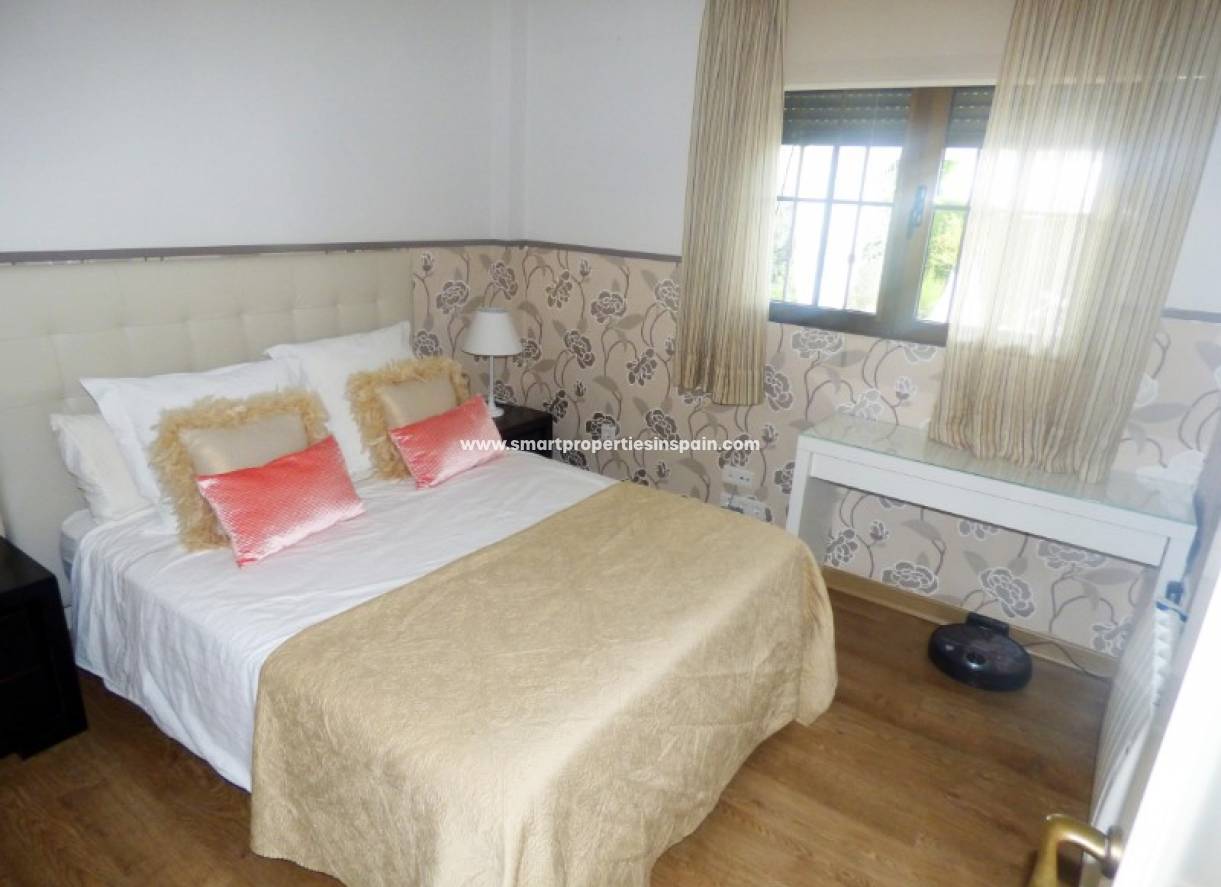 Wederverkoop - Detached Villa - La Marina - Urbanización La Marina