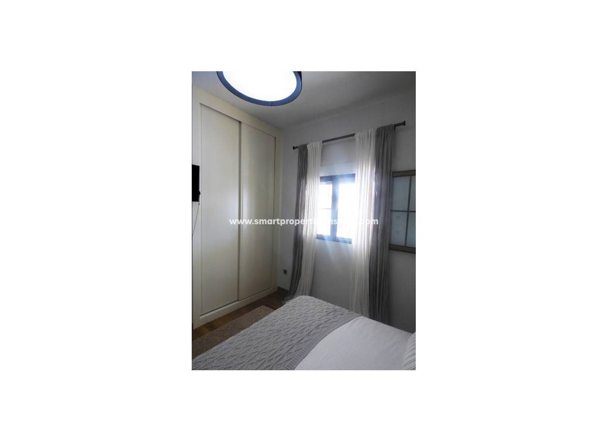 Wederverkoop - Detached Villa - La Marina - Urbanización La Marina