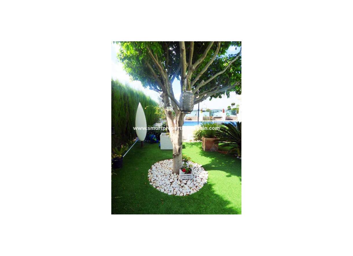 Wederverkoop - Detached Villa - La Marina - Urbanización La Marina