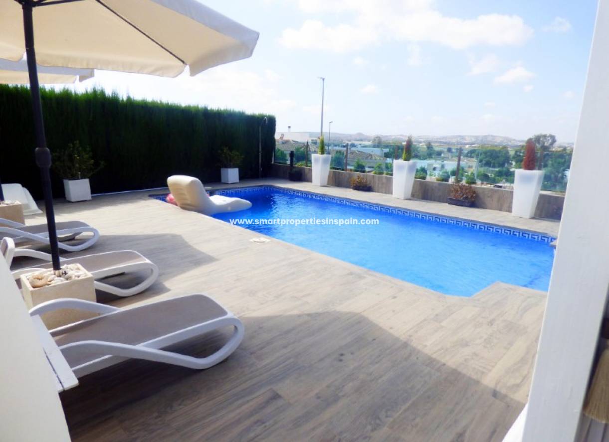 Wederverkoop - Detached Villa - La Marina - Urbanización La Marina