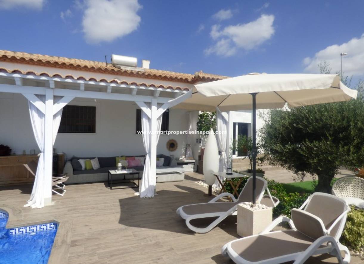Wederverkoop - Detached Villa - La Marina - Urbanización La Marina
