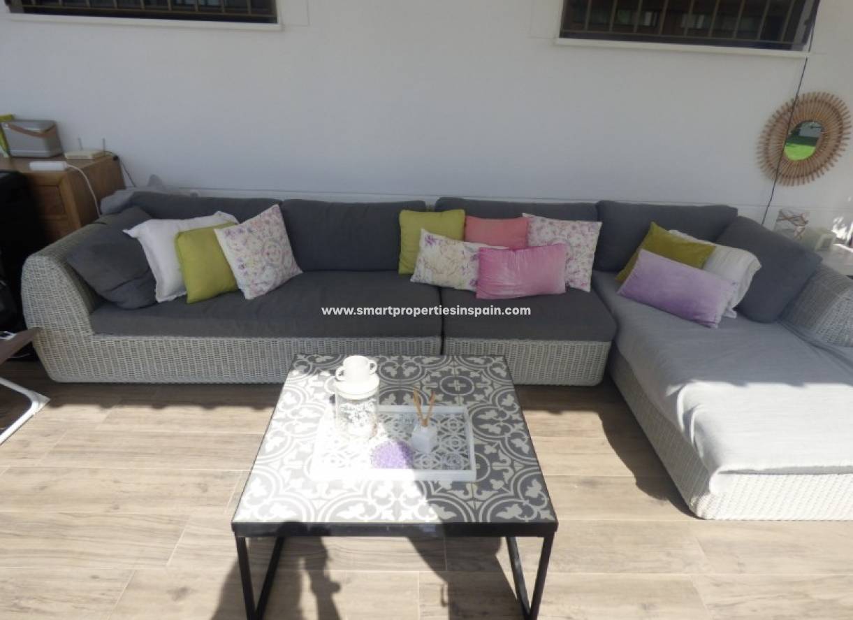 Wederverkoop - Detached Villa - La Marina - Urbanización La Marina
