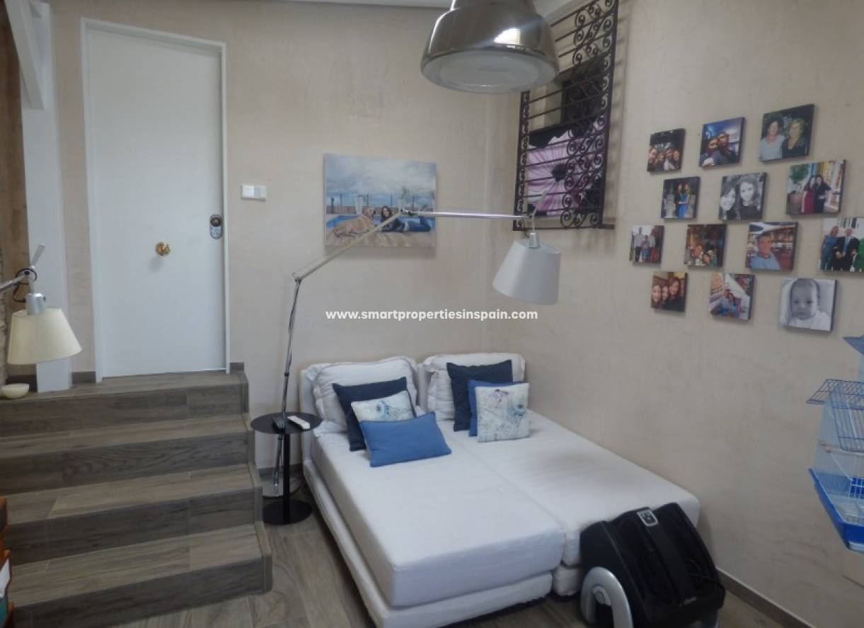 Wederverkoop - Detached Villa - La Marina - Urbanización La Marina
