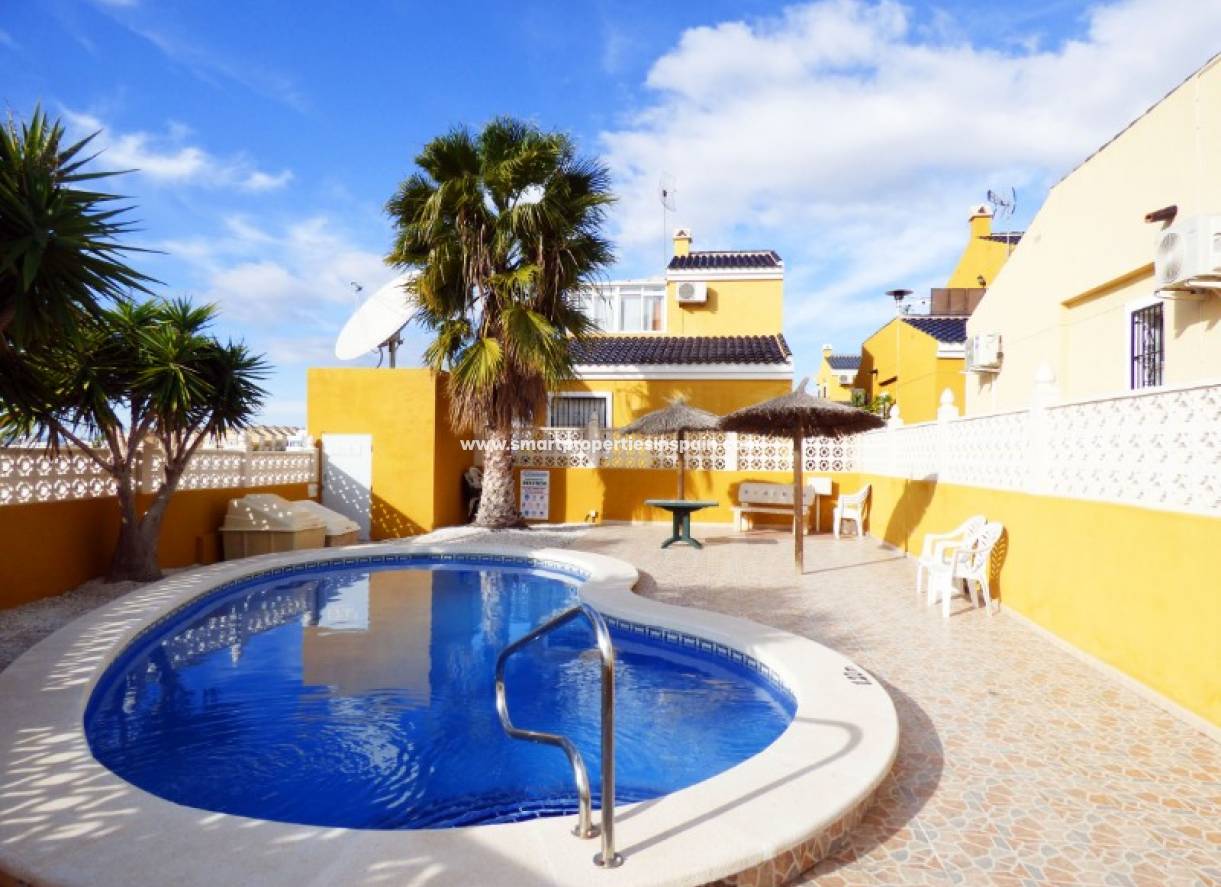 Wederverkoop - Detached Villa - La Marina - Urbanización La Marina