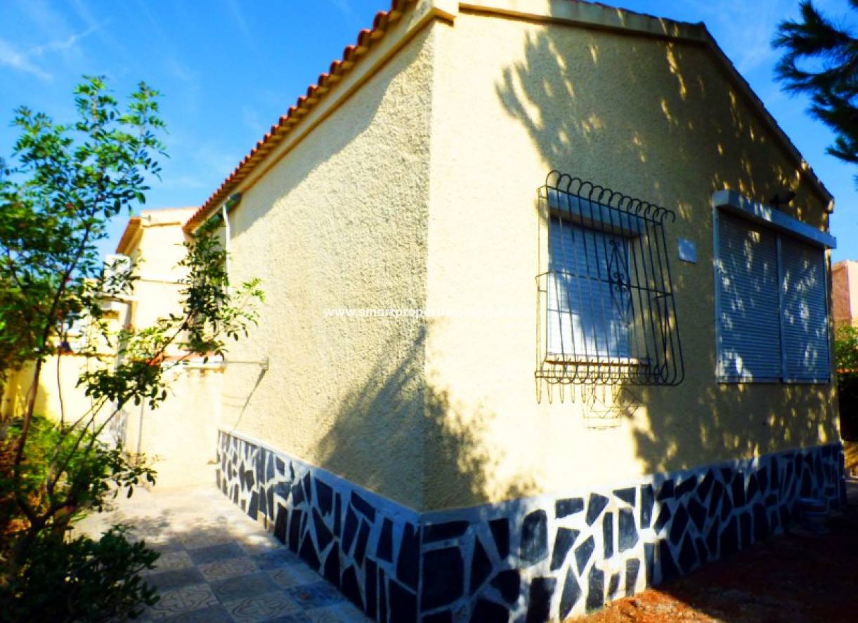 Wederverkoop - Detached Villa - La Marina - Urbanización La Marina