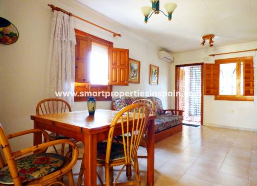 Wederverkoop - Detached Villa - La Marina - Urbanización La Marina