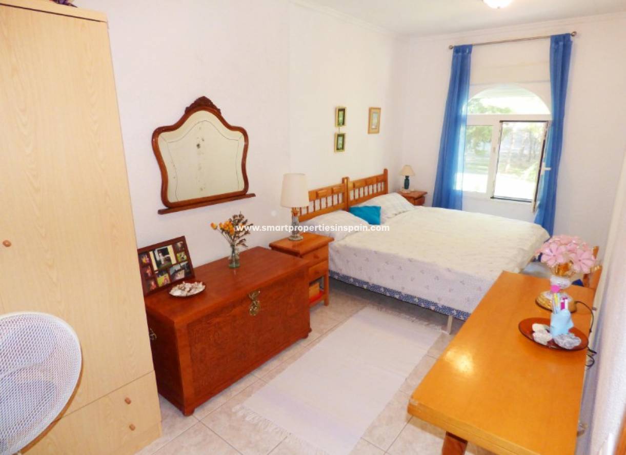 Wederverkoop - Detached Villa - La Marina - Urbanización La Marina