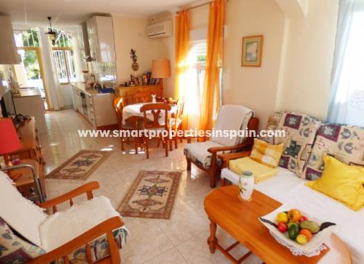 Wederverkoop - Detached Villa - La Marina - Urbanización La Marina