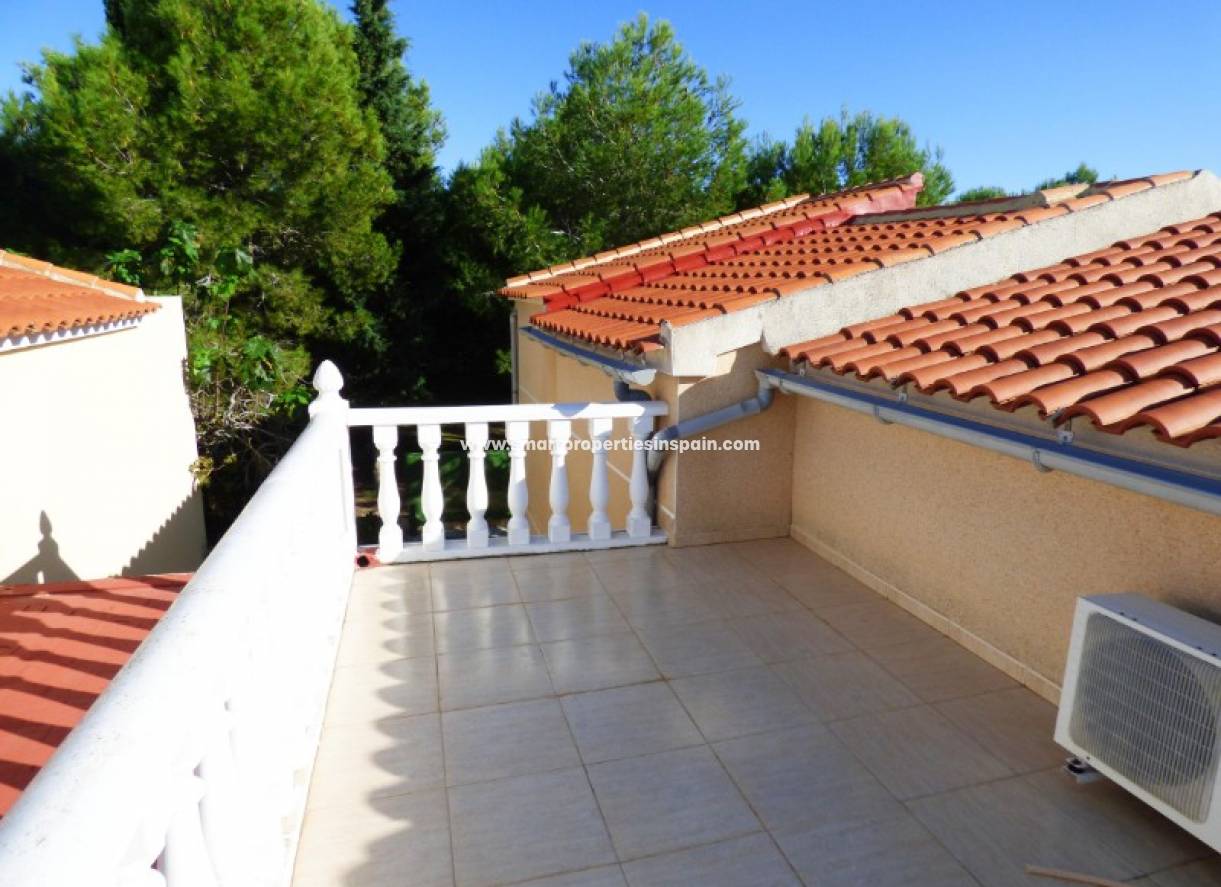 Wederverkoop - Detached Villa - La Marina - Urbanización La Marina