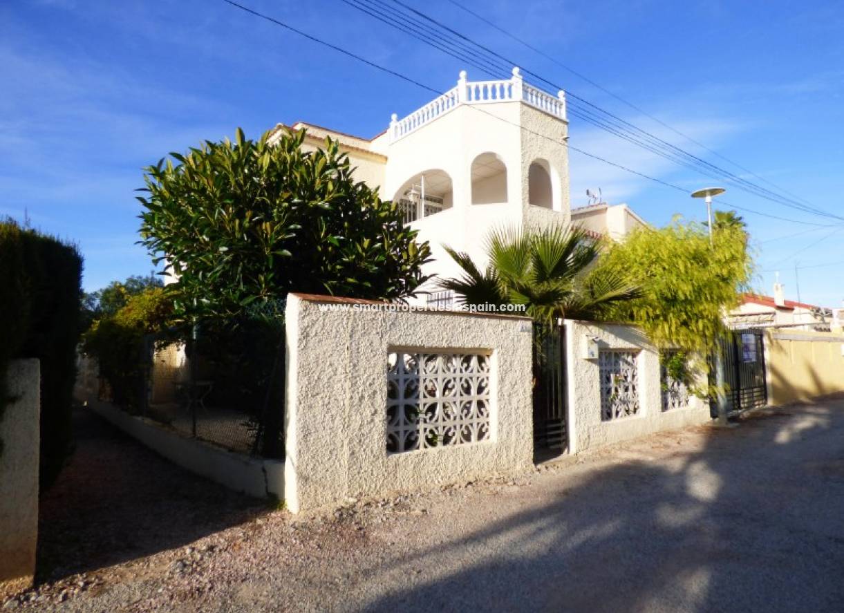 Wederverkoop - Detached Villa - La Marina - Urbanización La Marina