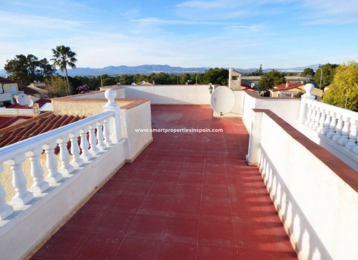 Wederverkoop - Detached Villa - La Marina - Urbanización La Marina