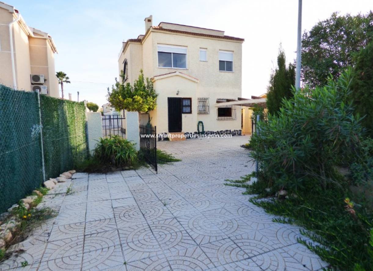 Wederverkoop - Detached Villa - La Marina - Urbanización La Marina