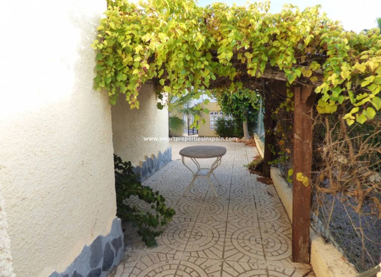 Wederverkoop - Detached Villa - La Marina - Urbanización La Marina