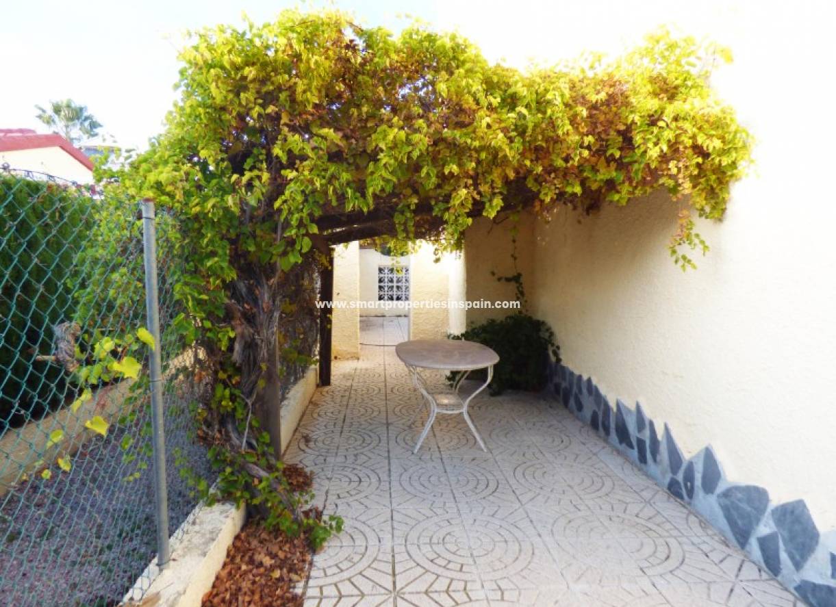 Wederverkoop - Detached Villa - La Marina - Urbanización La Marina
