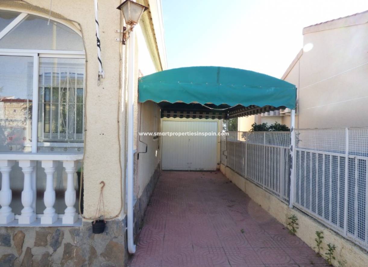 Wederverkoop - Detached Villa - La Marina - Urbanización La Marina