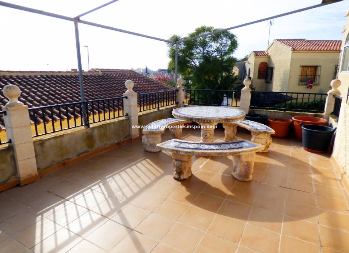 Wederverkoop - Detached Villa - La Marina - Urbanización La Marina
