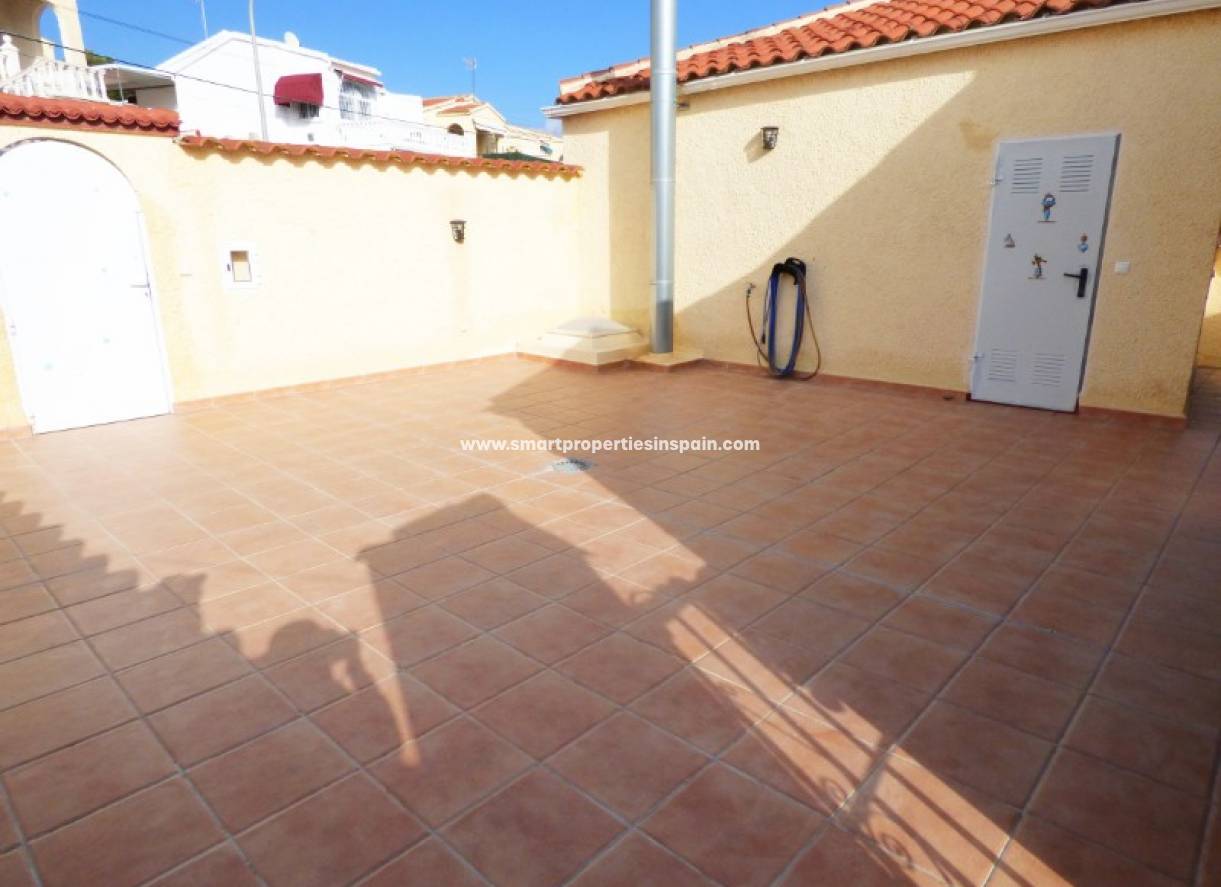Wederverkoop - Detached Villa - La Marina - Urbanización La Marina