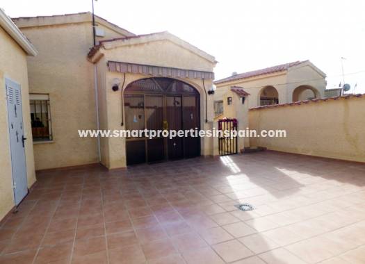Wederverkoop - Detached Villa - La Marina - Urbanización La Marina