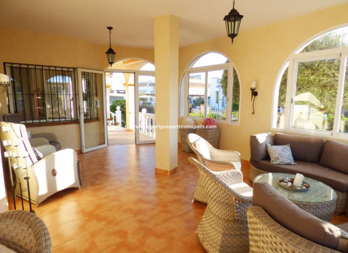 Wederverkoop - Detached Villa - La Marina - Urbanización La Marina