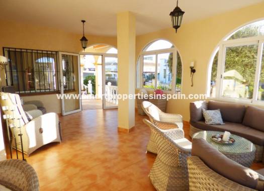 Wederverkoop - Detached Villa - La Marina - Urbanización La Marina
