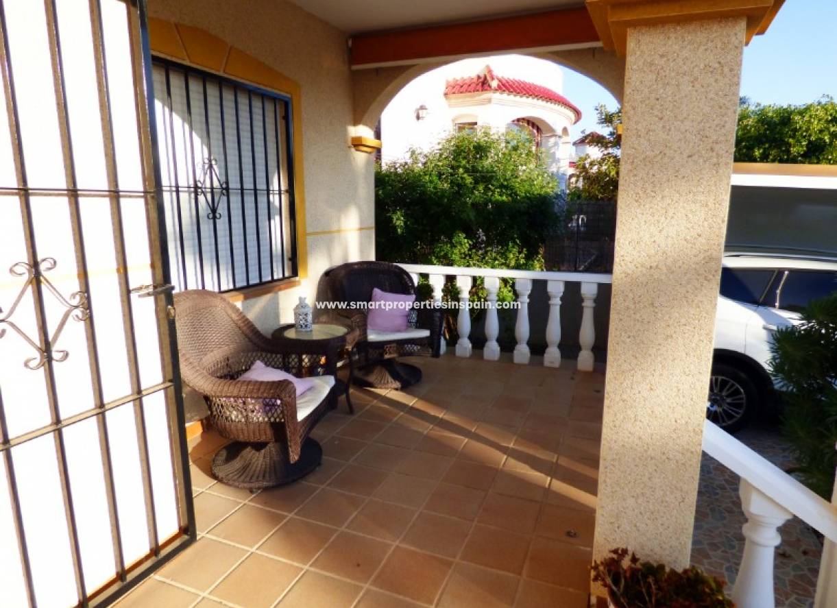 Wederverkoop - Detached Villa - La Marina - Urbanización La Marina