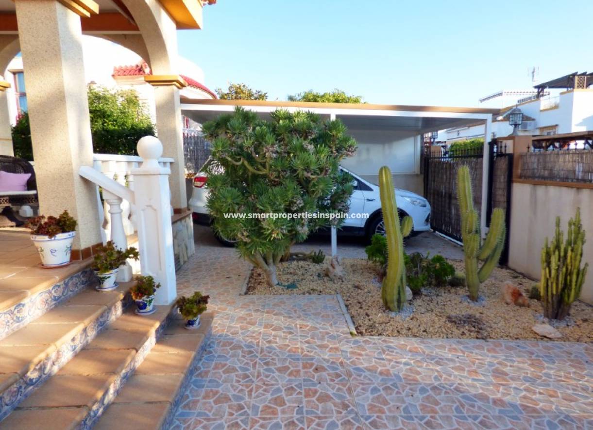 Wederverkoop - Detached Villa - La Marina - Urbanización La Marina
