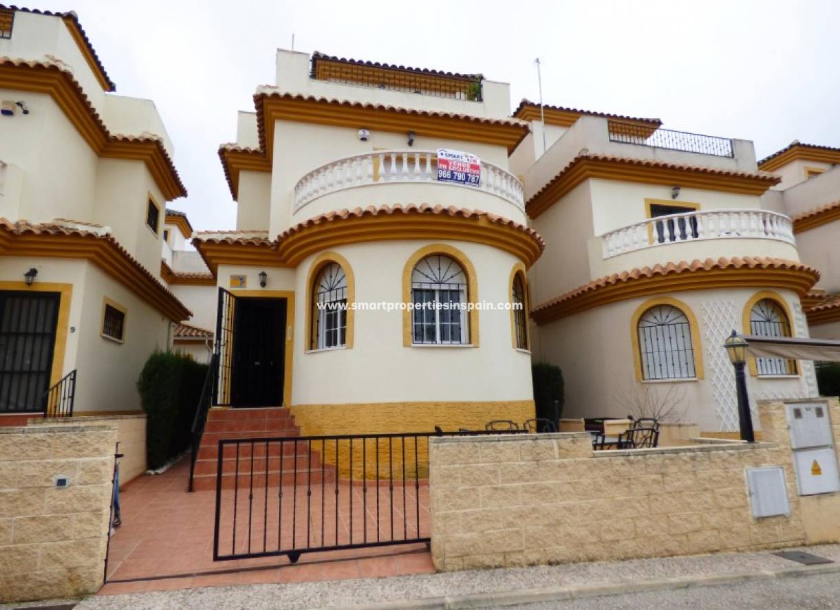 Wederverkoop - Detached Villa - La Marina - Urbanización La Marina