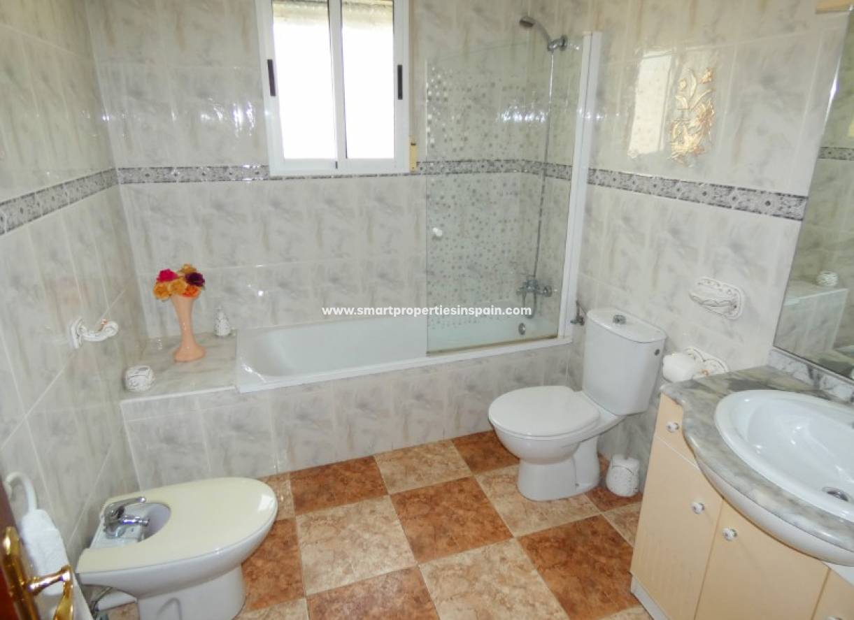 Wederverkoop - Detached Villa - La Marina - Urbanización La Marina