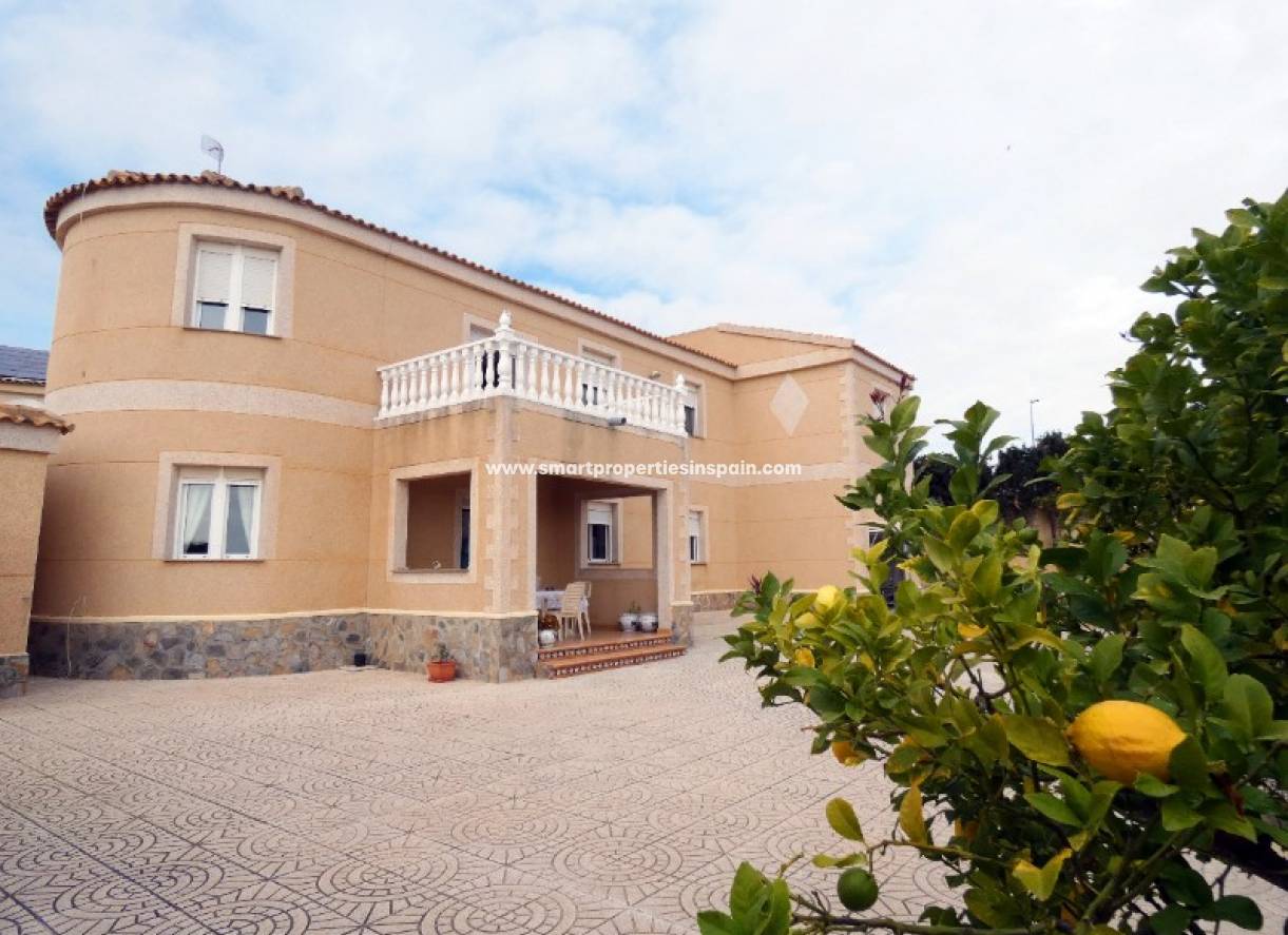 Wederverkoop - Detached Villa - La Marina - Urbanización La Marina