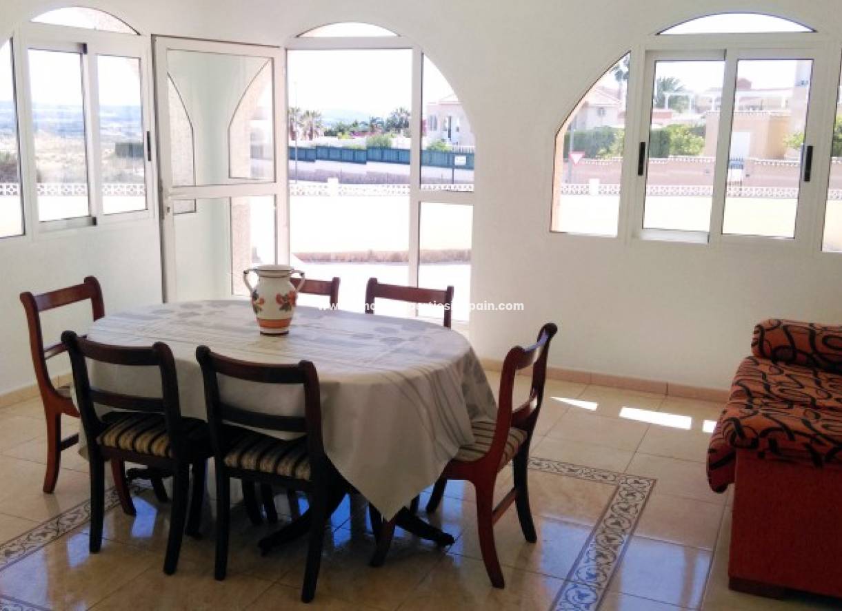 Wederverkoop - Detached Villa - La Marina - Urbanización La Marina
