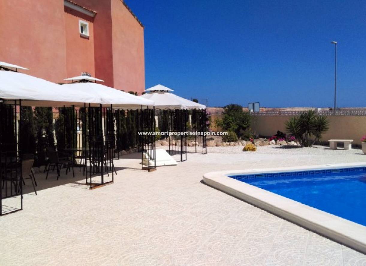 Wederverkoop - Detached Villa - La Marina - Urbanización La Marina