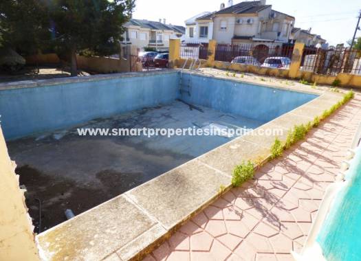 Wederverkoop - Detached Villa - La Marina - Urbanización La Marina
