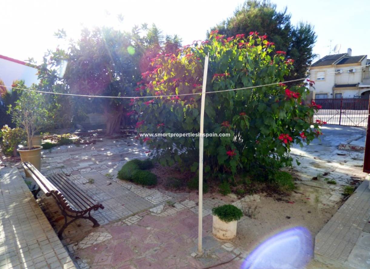 Wederverkoop - Detached Villa - La Marina - Urbanización La Marina