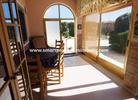 Wederverkoop - Detached Villa - La Marina - Urbanización La Marina