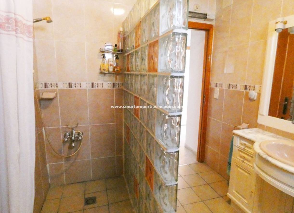 Wederverkoop - Detached Villa - La Marina - Urbanización La Marina