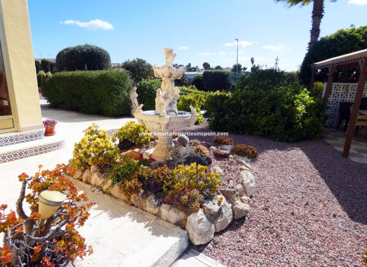 Wederverkoop - Detached Villa - La Marina - Urbanización La Marina