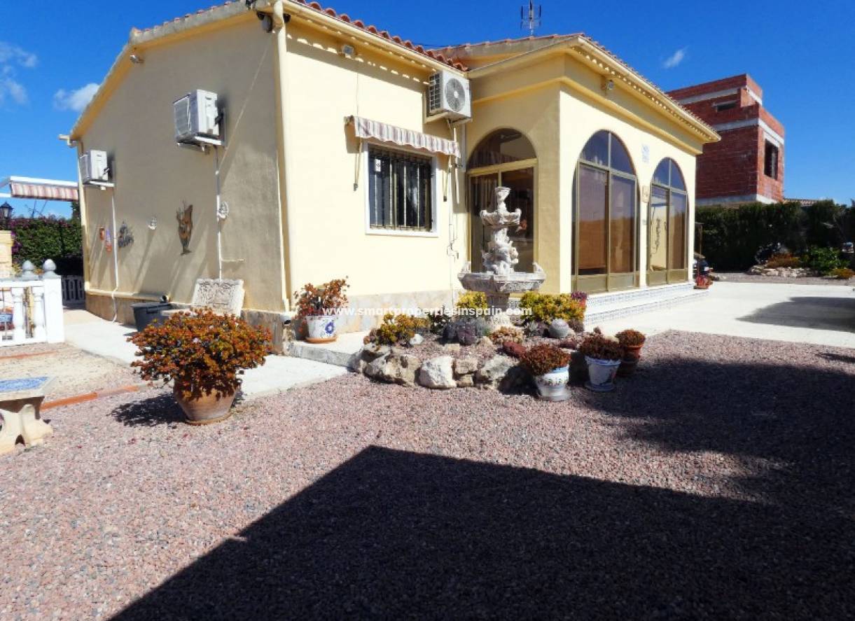 Wederverkoop - Detached Villa - La Marina - Urbanización La Marina