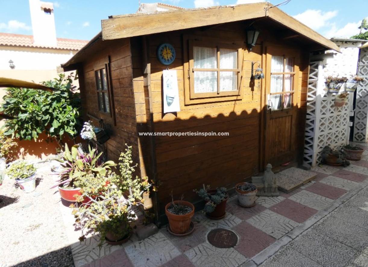Wederverkoop - Detached Villa - La Marina - Urbanización La Marina