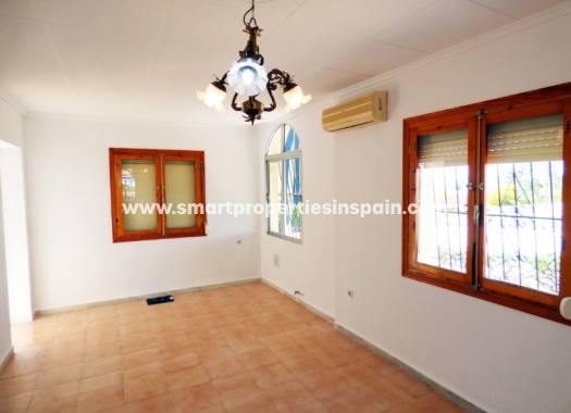 Wederverkoop - Detached Villa - La Marina - Urbanización La Marina