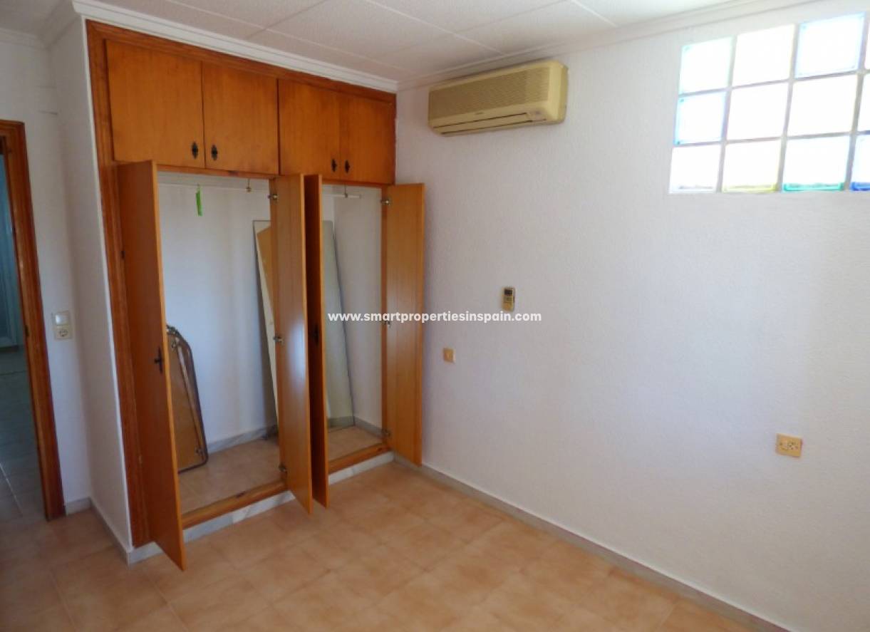 Wederverkoop - Detached Villa - La Marina - Urbanización La Marina