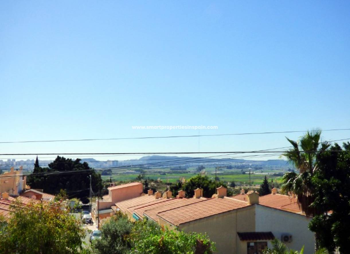 Wederverkoop - Detached Villa - La Marina - Urbanización La Marina