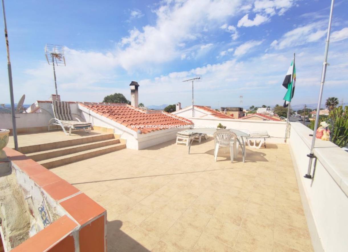 Wederverkoop - Detached Villa - La Marina - Urbanización La Marina