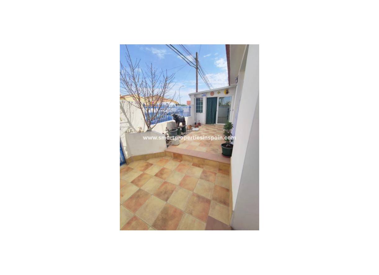 Wederverkoop - Detached Villa - La Marina - Urbanización La Marina