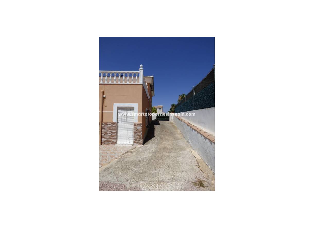 Wederverkoop - Detached Villa - La Marina - Urbanización La Marina